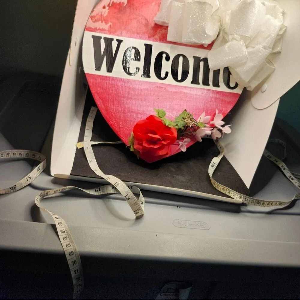 Hand Crafted Heart Shaped Welcome Sign Wooden Floral Decoration 12